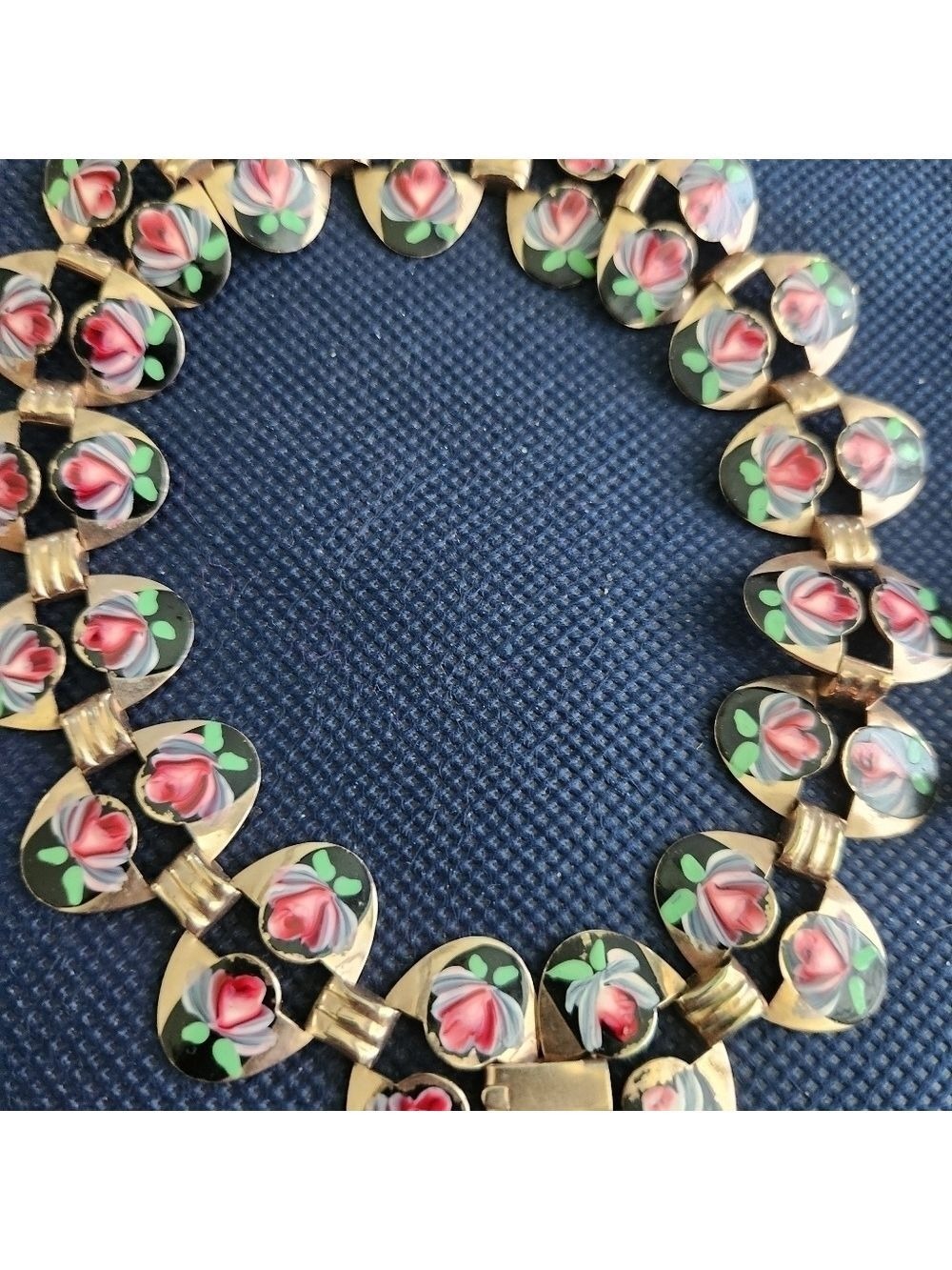 1950s vtg handpainted rose enamel metal screwback earrings, necklace & bracelet - Picture 2 of 4